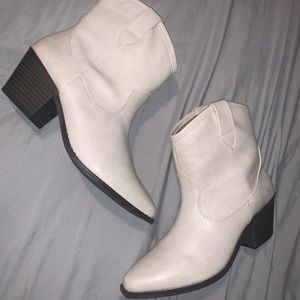White Cowgirl Boots - Women’s Size 9